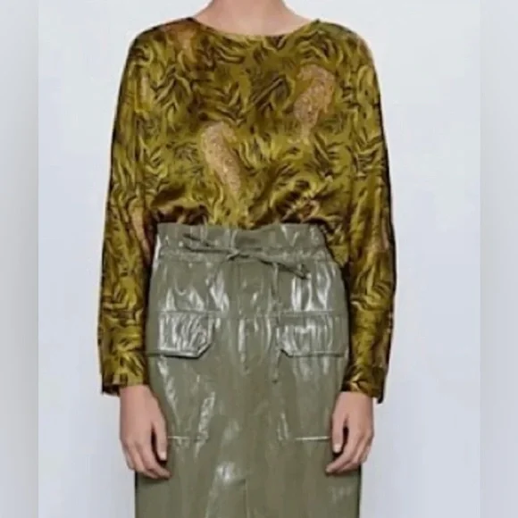 Like new Zara tiger satin novelty print blouse size small - Picture 1 of 7